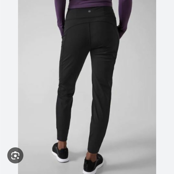 Athleta Rainier black joggers M - Picture 2 of 9